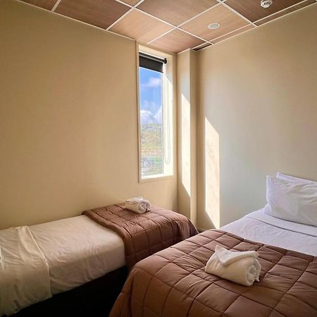 The Post Hotel Porirua Eksteriør billede
